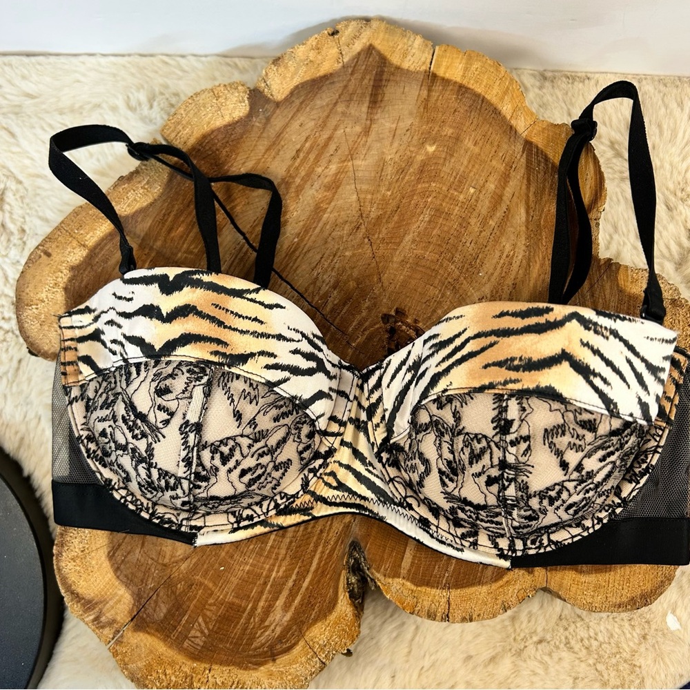 Victoria's Secret Black and Tan Animal Print Bra